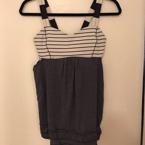 Lululemon Women’s tank size 6